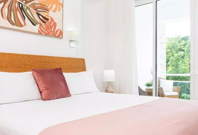 1 Bedroom Penthouse Apartment, Grand Laguna Beach Properties By Caribe Stays