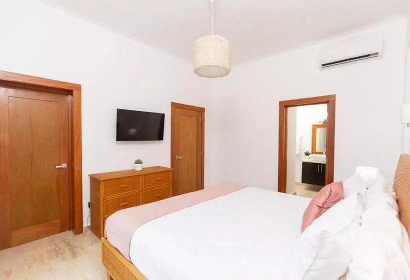 1 Bedroom Penthouse Apartment, Grand Laguna Beach Properties By Caribe Stays