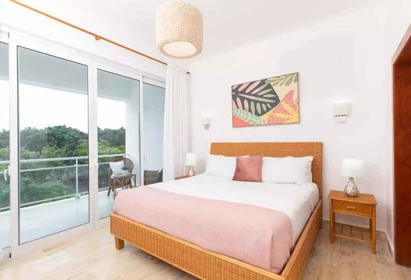 1 Bedroom Penthouse Apartment, Grand Laguna Beach Properties By Caribe Stays