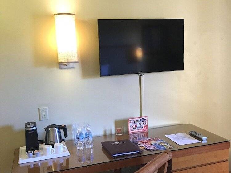 اتاق لوکس, Guam Plaza Resort