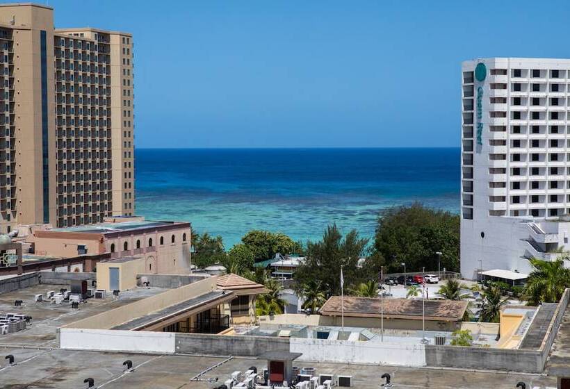 اتاق لوکس, Guam Plaza Resort
