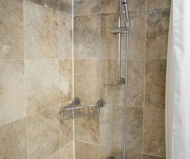 سوییت, Guam Plaza Resort