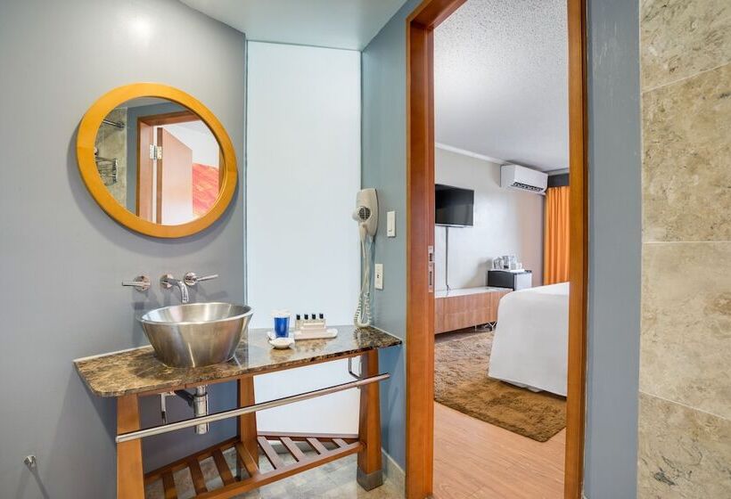 سوییت, Guam Plaza Resort