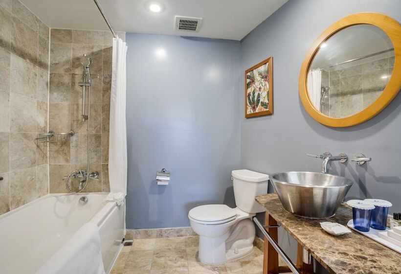 سوییت, Guam Plaza Resort