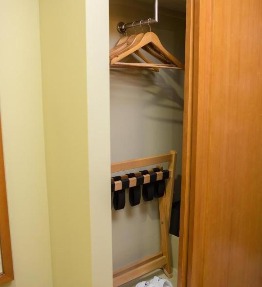 اتاق لوکس با تخت بزرگ, Guam Plaza Resort