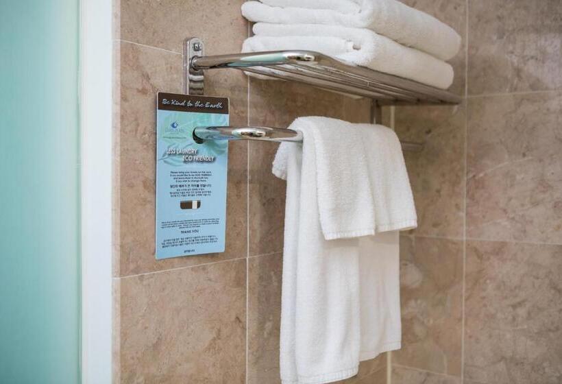 اتاق لوکس با تخت بزرگ, Guam Plaza Resort