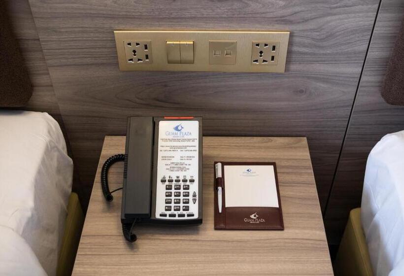 اتاق استاندارد سه نفره, Guam Plaza Resort