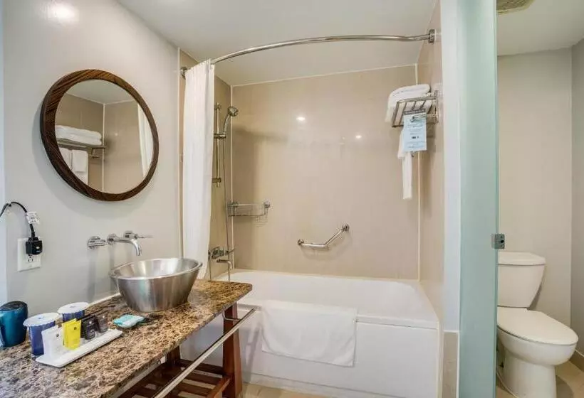 اتاق استاندارد سه نفره, Guam Plaza Resort