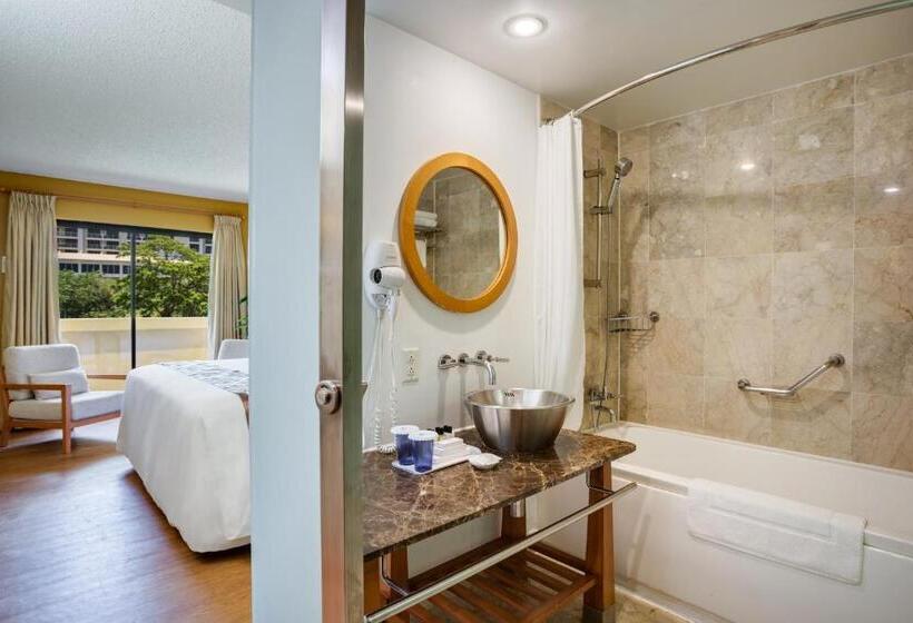 اتاق لوکس با تخت بزرگ, Guam Plaza Resort