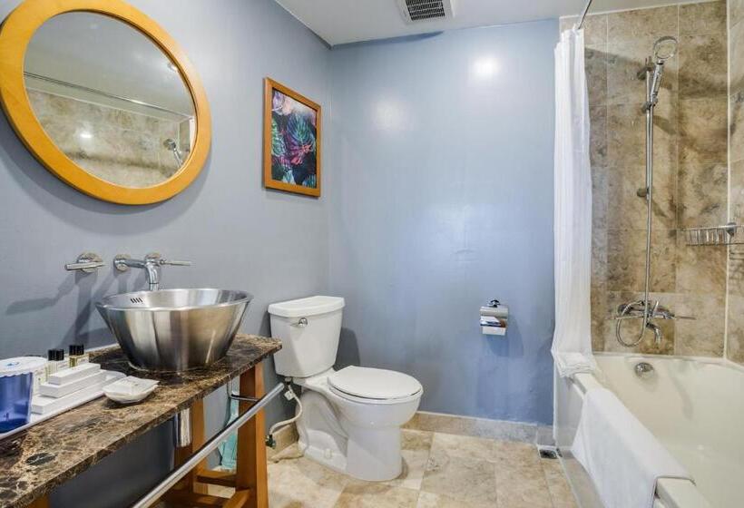 سوییت, Guam Plaza Resort