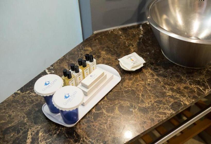 سوییت, Guam Plaza Resort