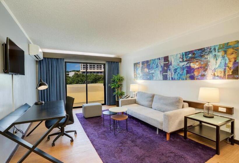 سوییت, Guam Plaza Resort