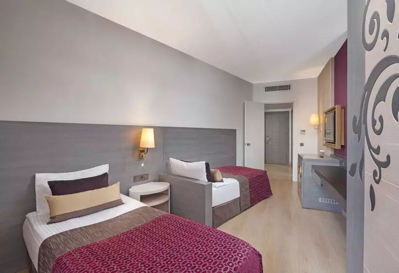 ファミリールーム, Kirman Belazur  Resort & Spa