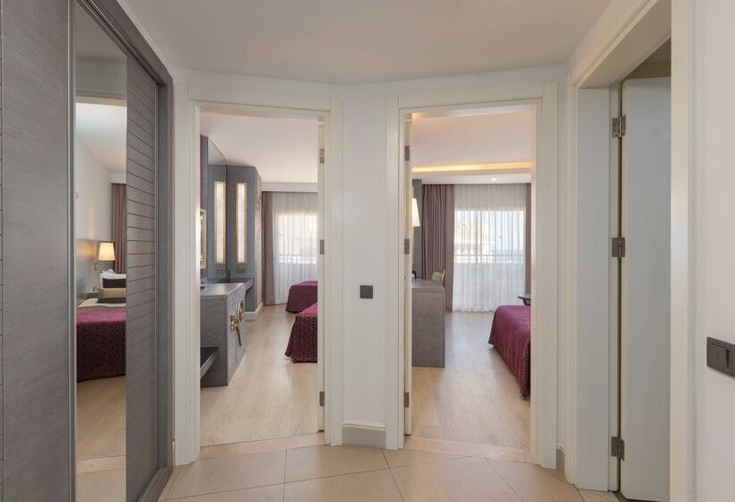 家庭间, Kirman Belazur  Resort & Spa