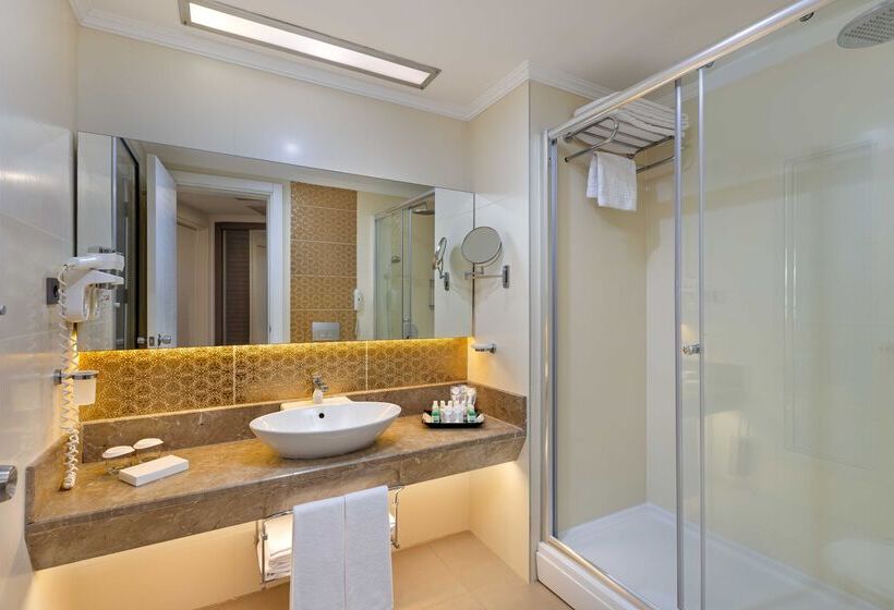 Номер Стандарт Вид на Море, Kirman Belazur  Resort & Spa