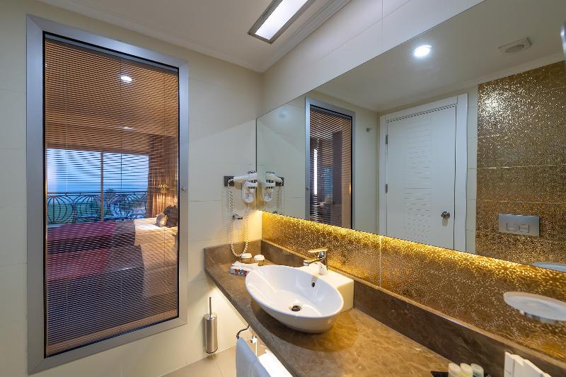 带海景的标准房, Kirman Belazur  Resort & Spa