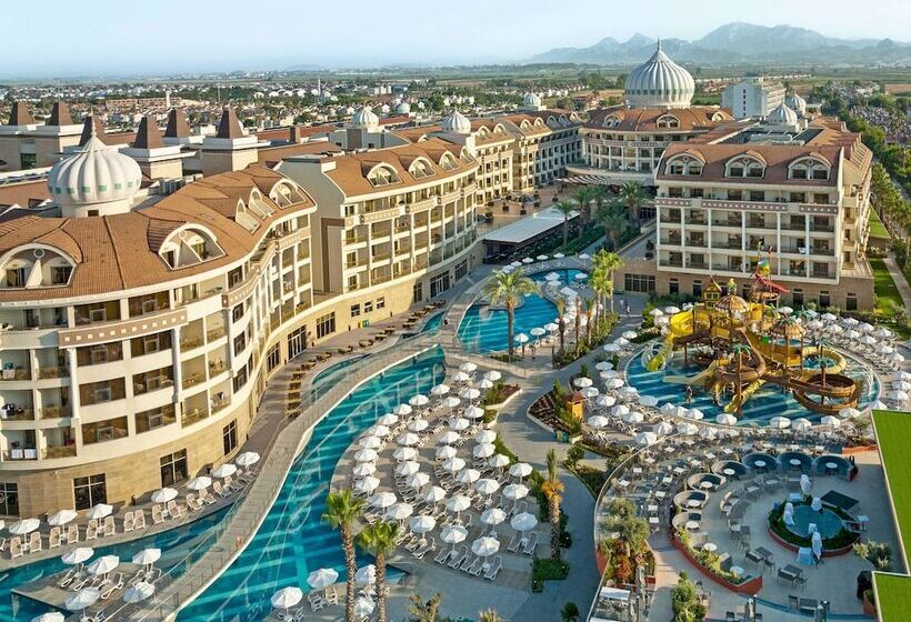 家庭间, Kirman Belazur  Resort & Spa