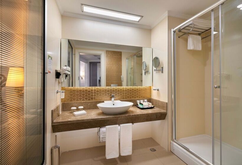 Номер Стандарт Боковой Вид на Море, Kirman Belazur  Resort & Spa