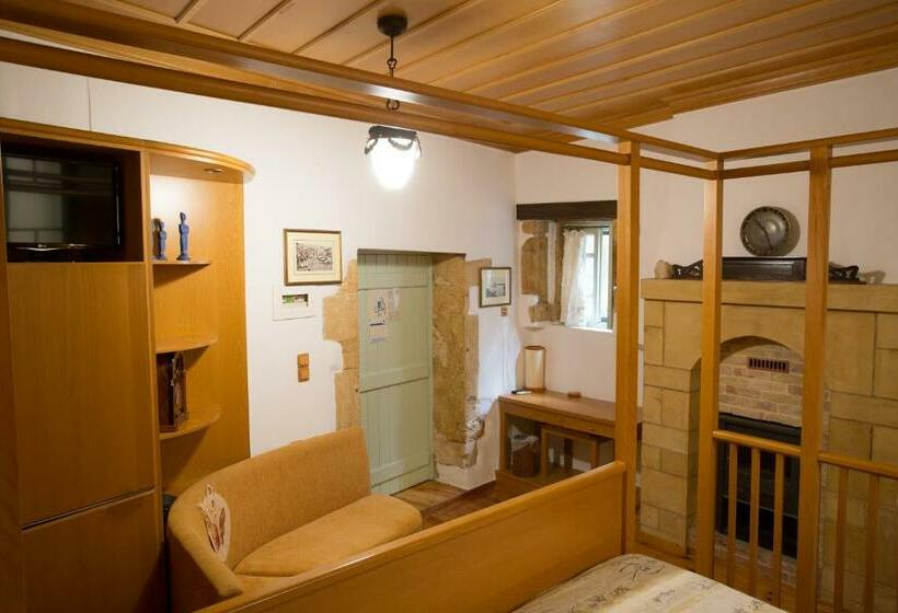 חדר סטנדרט, Nostos