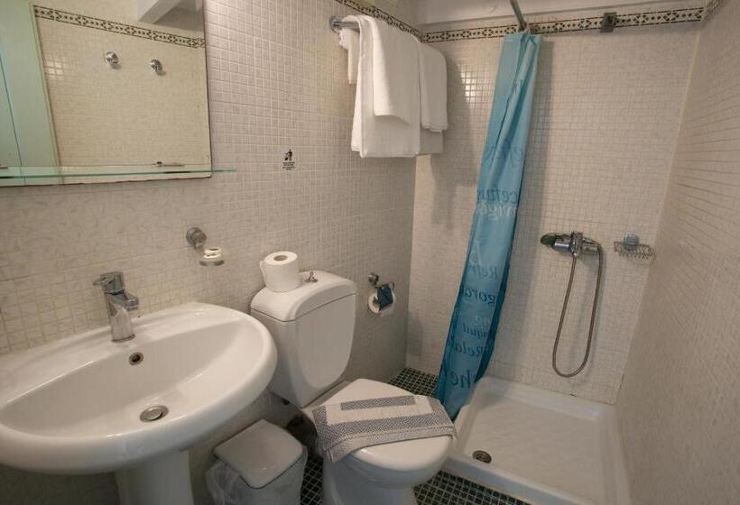 غرفة قياسية رباعية, Nostos