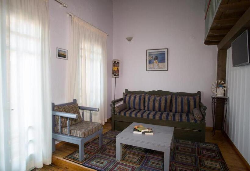 شقة عائلية, Nostos