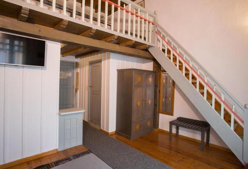 شقة عائلية, Nostos