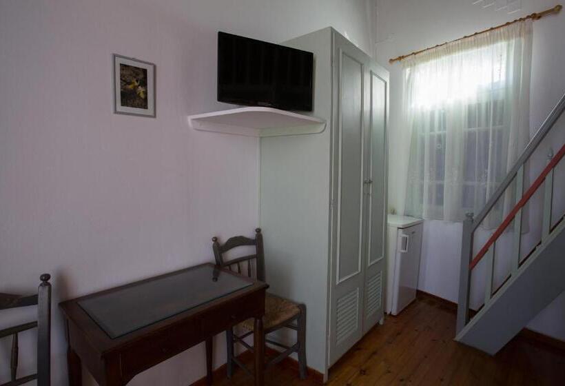 غرفة سوبيريور مطلّة علي البحر, Nostos