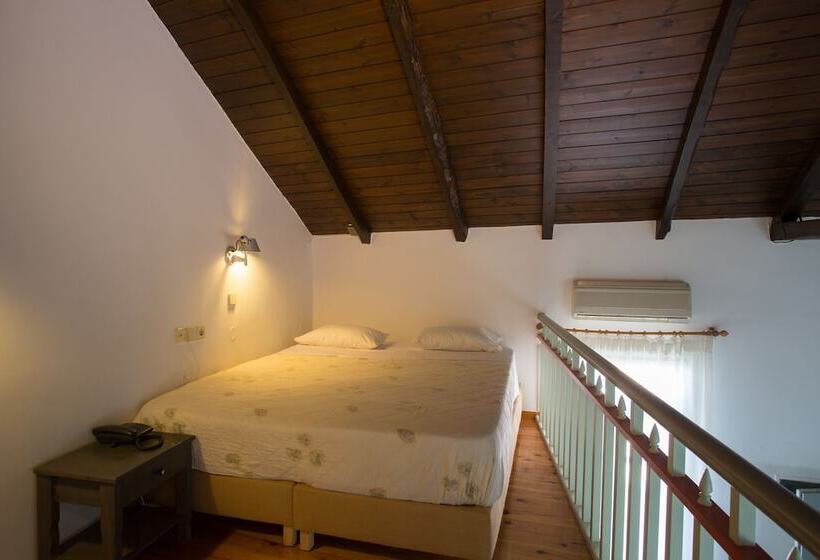 غرفة قياسية رباعية, Nostos