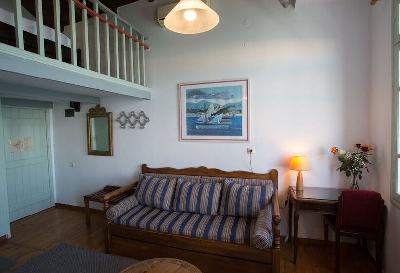 غرفة قياسية رباعية, Nostos