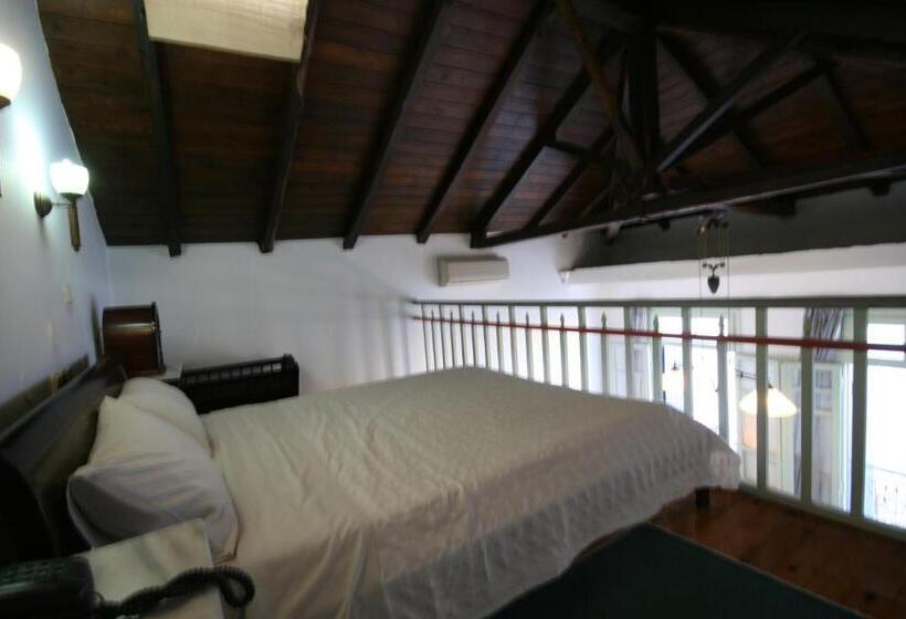 غرفة سوبيريور مطلّة علي البحر, Nostos