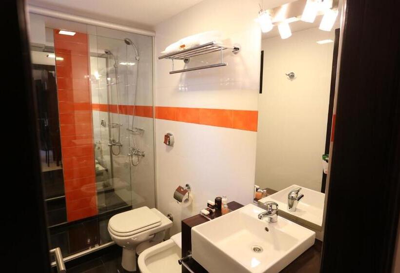 اتاق خانوادگی, Puerto Mercado