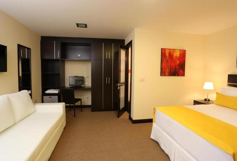 اتاق خانوادگی, Puerto Mercado