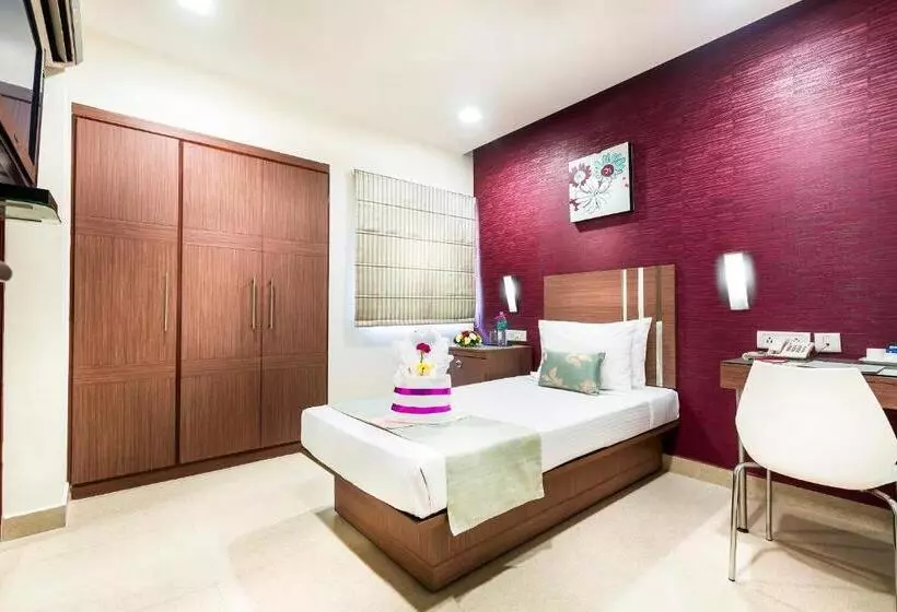Standard Single Room, The Lotus Apartment Hotel, Venkatraman Street