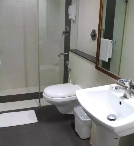 Superior Room, The Lotus Apartment Hotel, Venkatraman Street