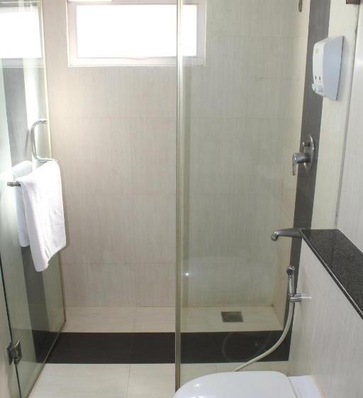 Suite Junior, The Lotus Apartment Hotel, Venkatraman Street