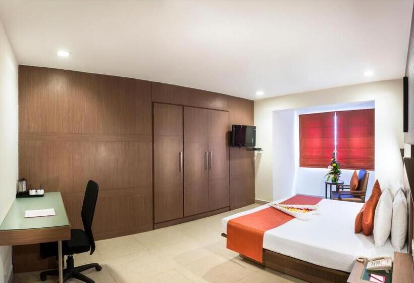 Suite Junior, The Lotus Apartment Hotel, Venkatraman Street