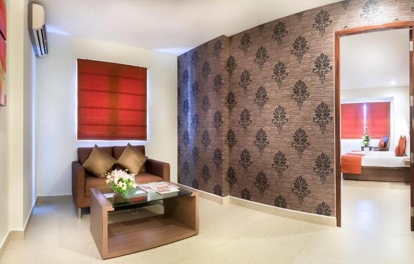 Suite Junior, The Lotus Apartment Hotel, Venkatraman Street