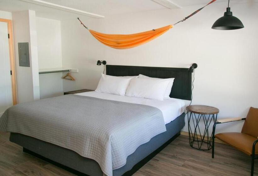 غرفة قياسية سرير كينج, Loge Wolf Creek