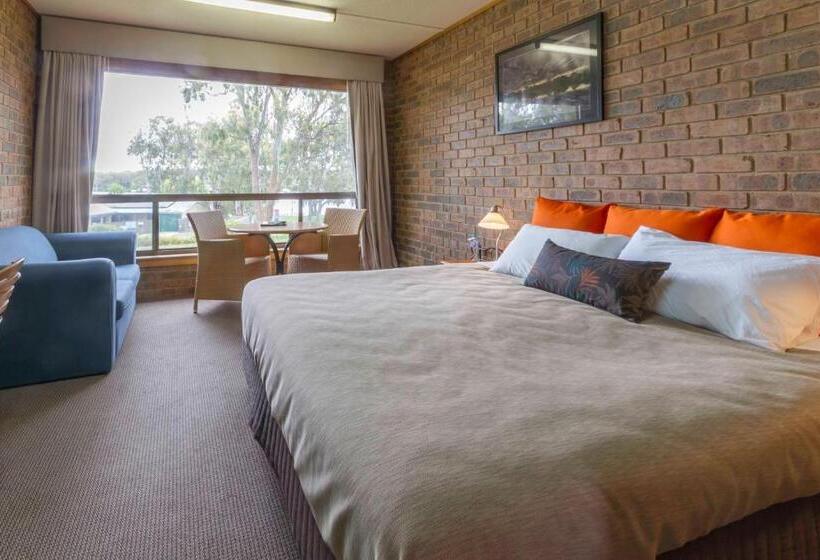 스위트 킹사이즈 침대, Mannum Motel