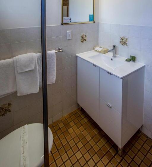 패밀리 룸, Mannum Motel