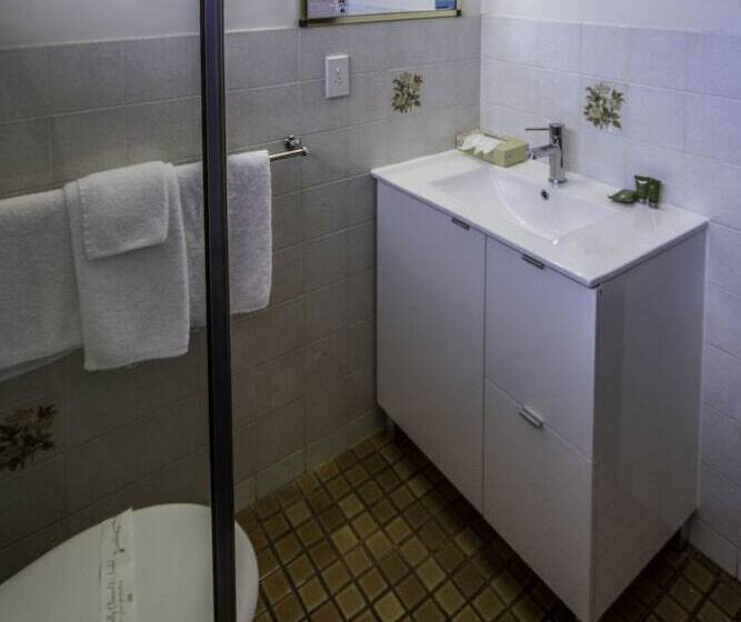 패밀리 룸, Mannum Motel