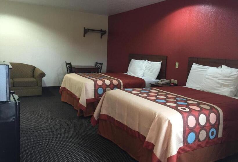 带2个双人床的标准工作室, Budget Inn Buffalo