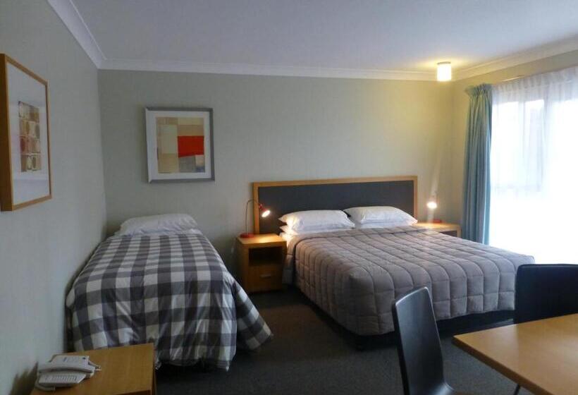 חדר משפחתי, Park Ridge Retreat