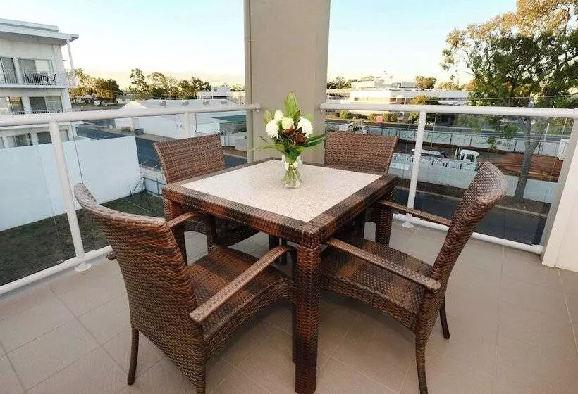 آپارتمان 2 خوابه, Oaks Moranbah Suites