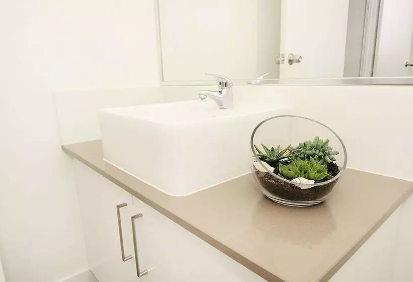 آپارتمان 2 خوابه, Oaks Moranbah Suites