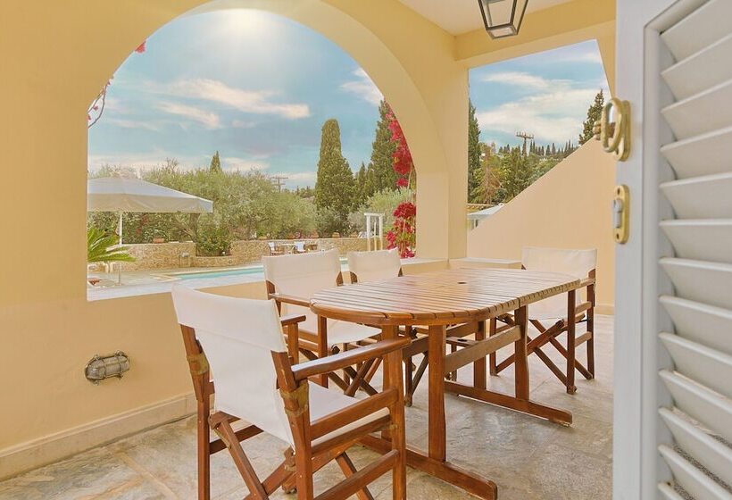 Апартаменты 2 спальни Вид на Бассейн, Villa Nika