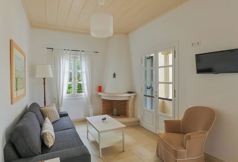 带泳池景观及2个卧室的公寓, Villa Nika