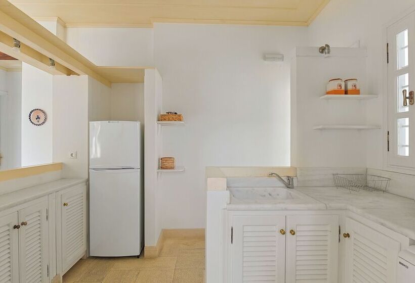 带泳池景观及2个卧室的公寓, Villa Nika