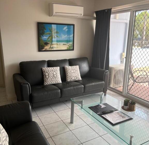 شقة غرفتين, White Crest Apartments