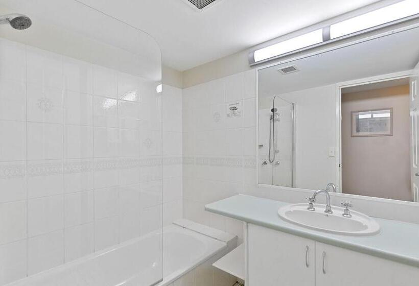 شقة غرفتين, White Crest Apartments